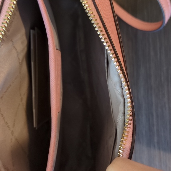 Michael kors jet set crossbody bag - Picture 3 of 3